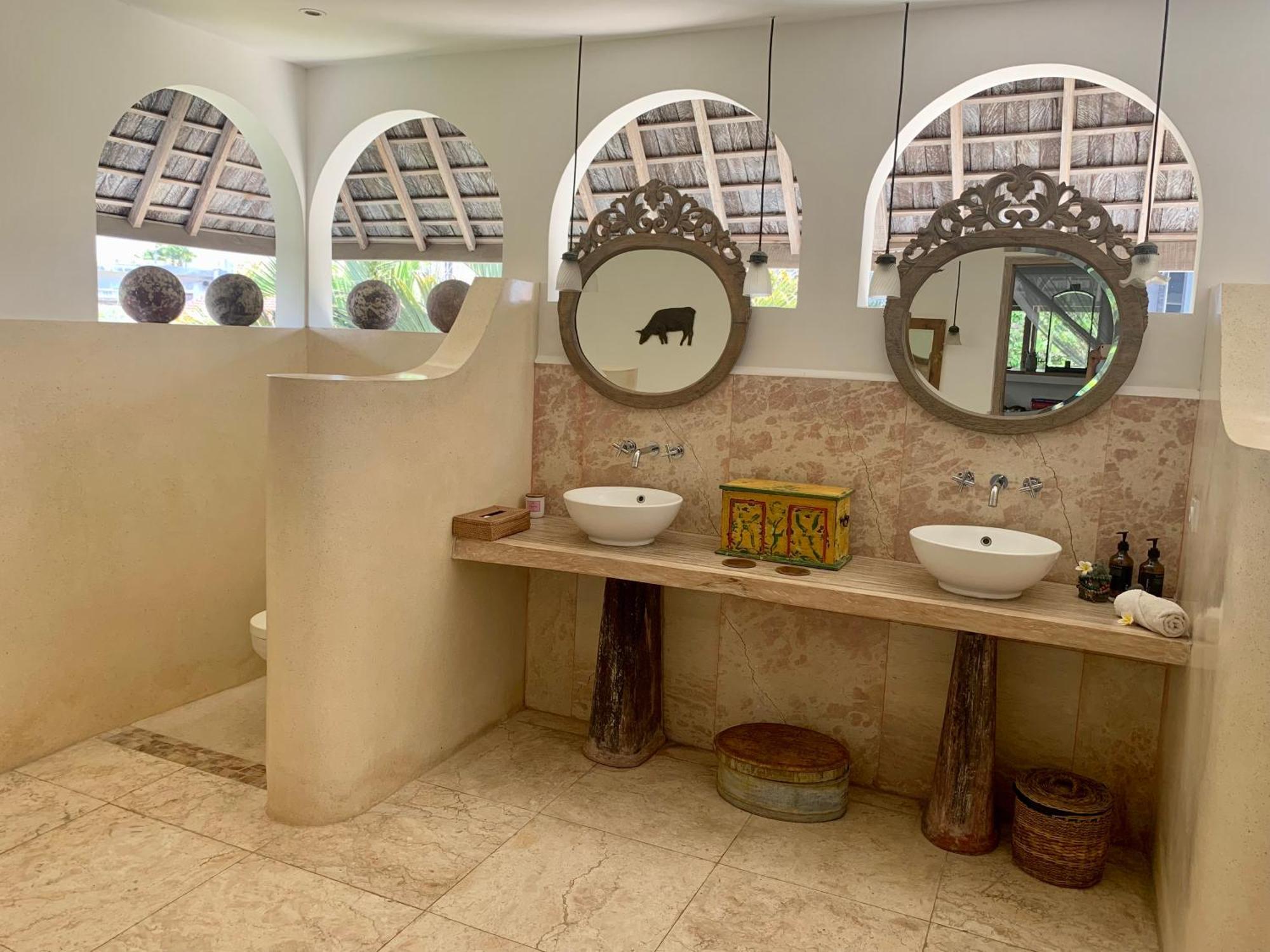 Unique 3br With Pool 5 Minute Walk To The Pererenan Villa *