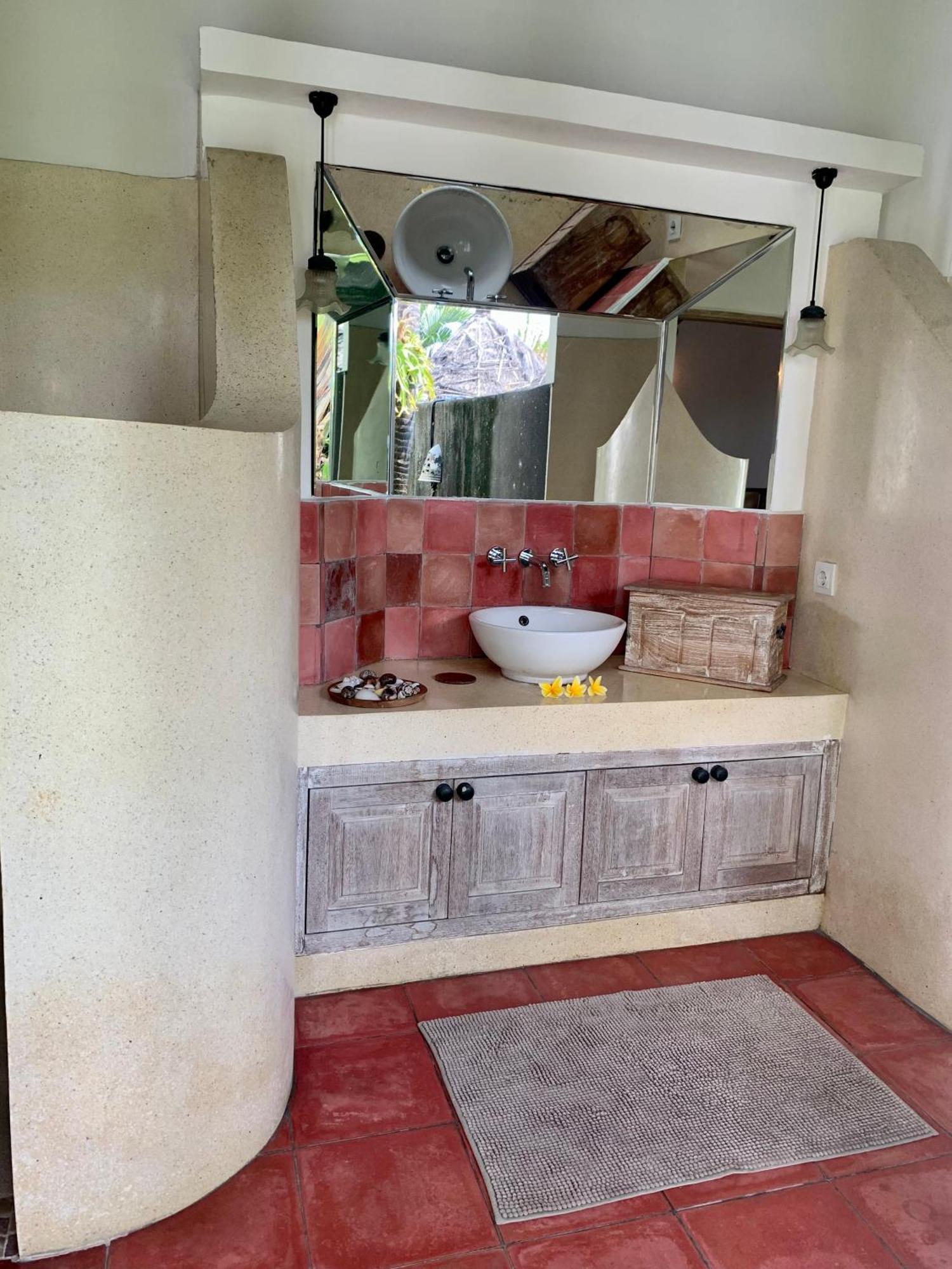 Villa Unique 3br With Pool 5 Minute Walk To The Pererenan *