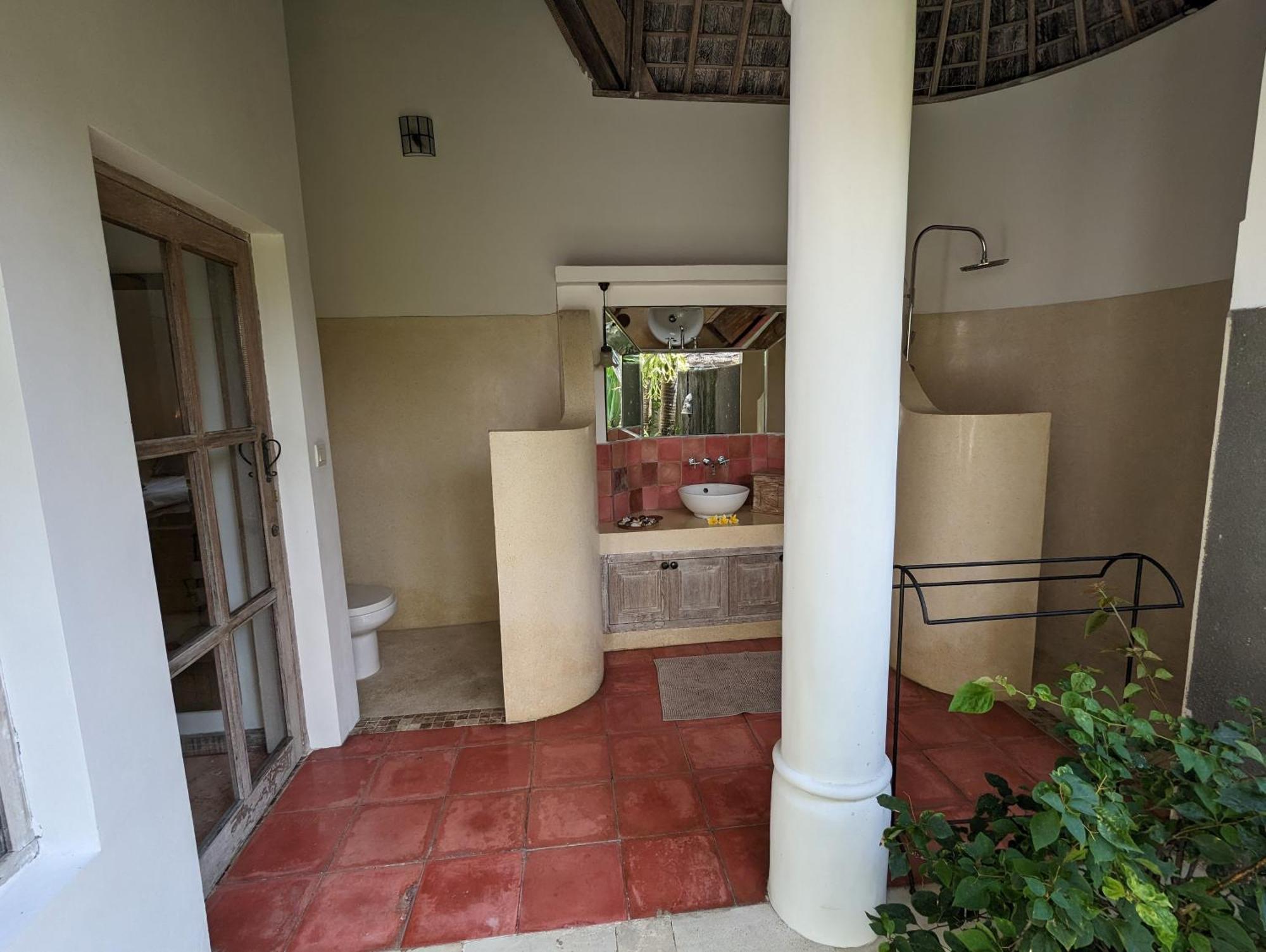 Unique 3br With Pool 5 Minute Walk To The Pererenan Villa Canggu