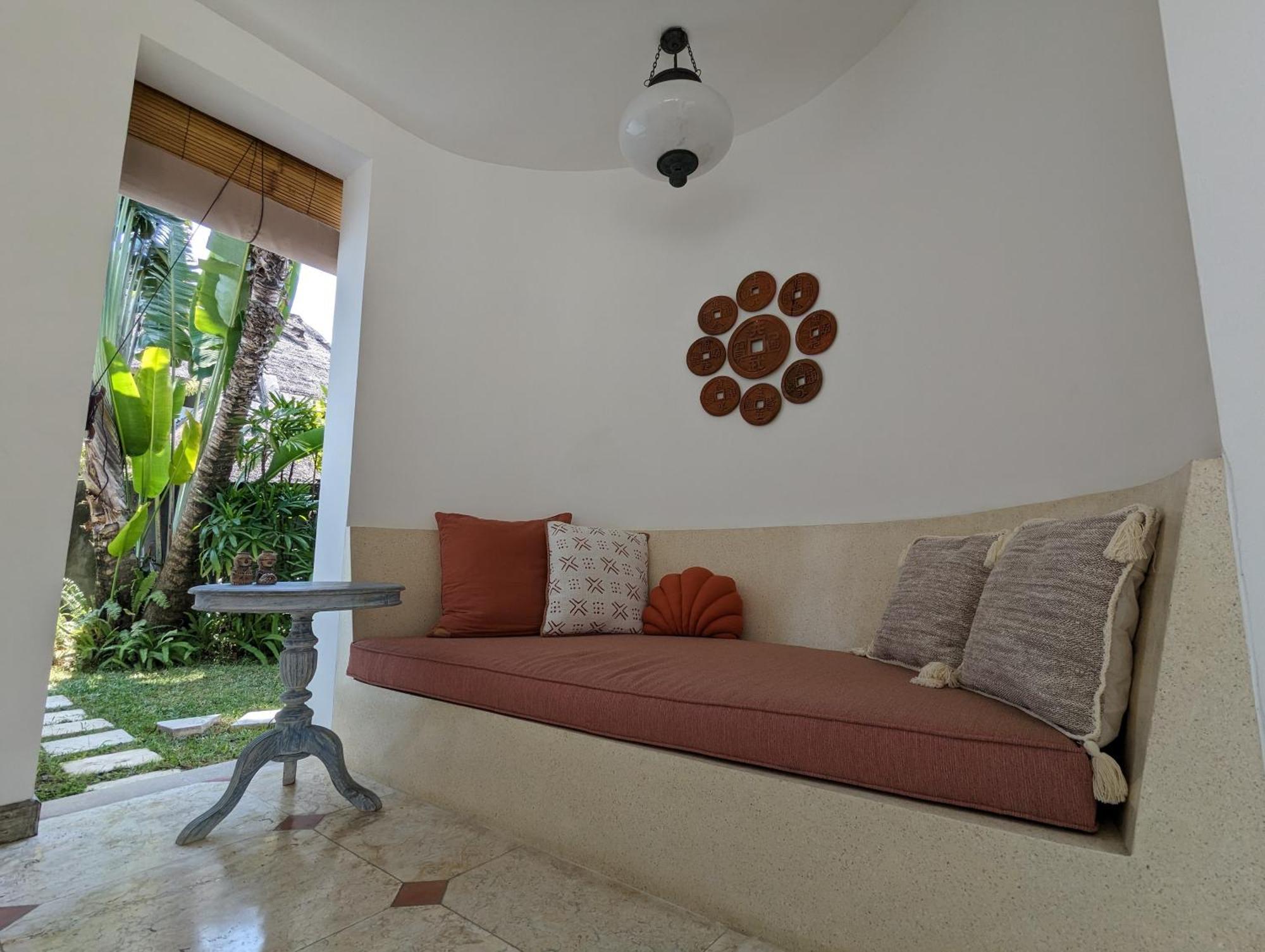 Unique 3br With Pool 5 Minute Walk To The Pererenan *