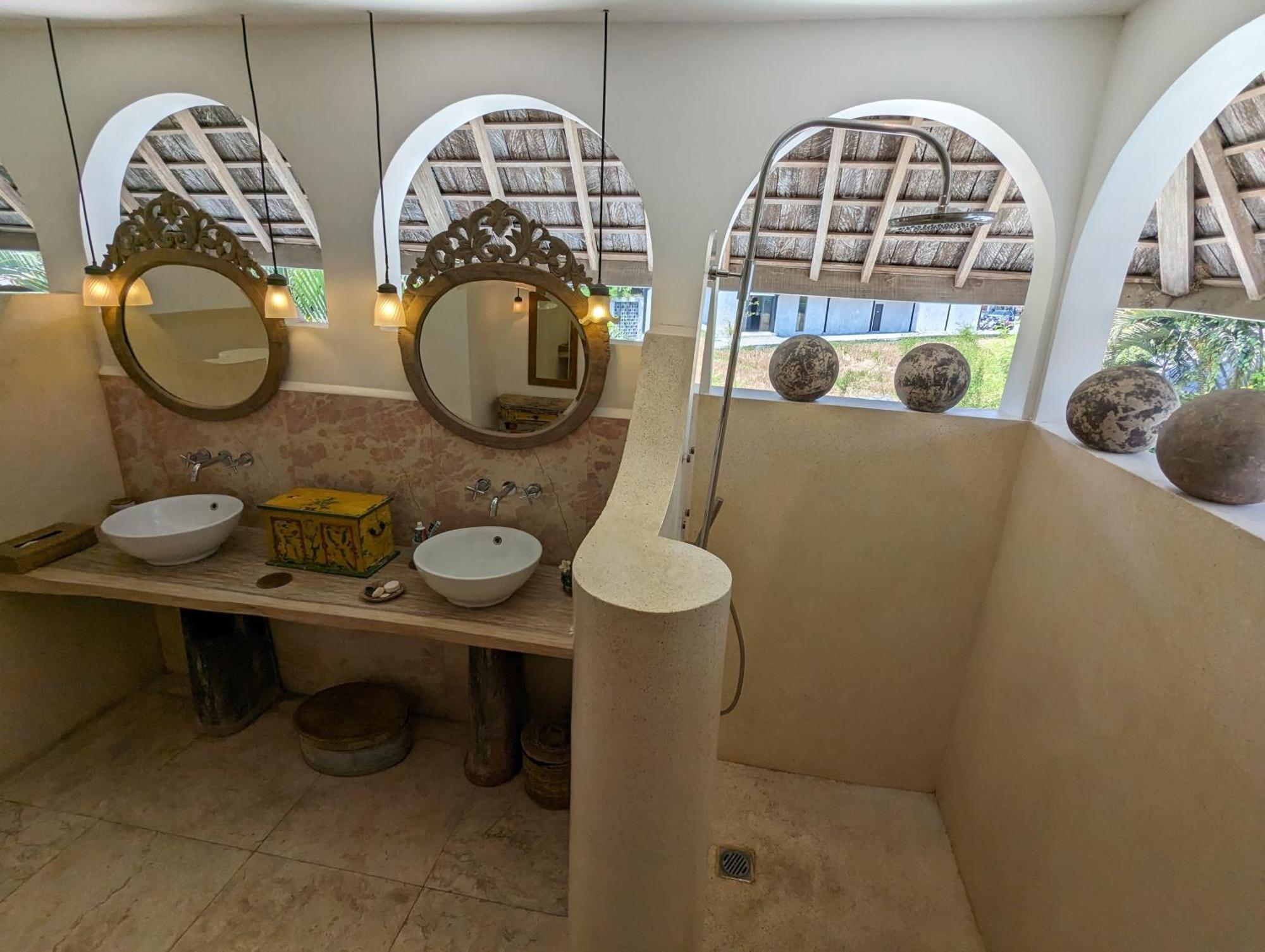 Unique 3br With Pool 5 Minute Walk To The Pererenan * Canggu