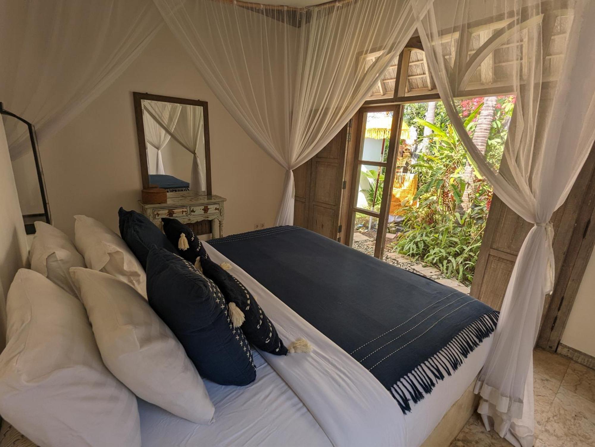 Unique 3br With Pool 5 Minute Walk To The Pererenan Villa Canggu